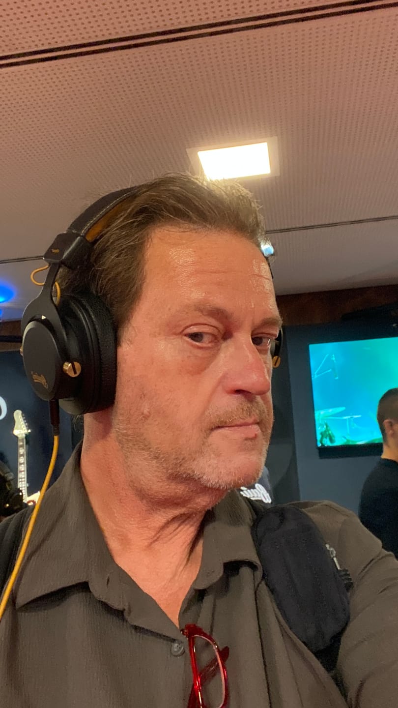 Customer photo review of ellipse studio headphones