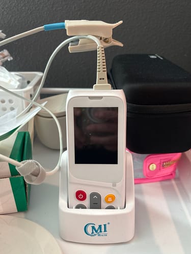 Customer photo review of Rechargeable | Handheld Oximeter CH-100