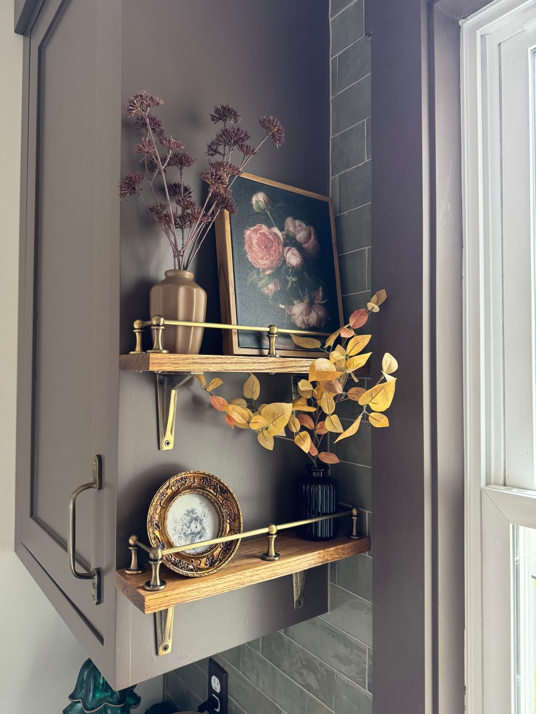 Customer photo review of Classic Gallery Shelf Rail | Aged Brass
