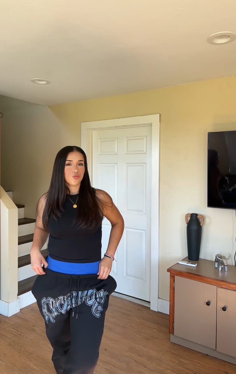 Customer photo review of W257 My eyes are up here Jogger