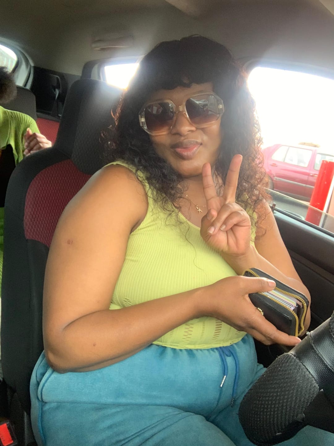 Customer photo review of BRIDGET - Brazilian Water Wave Fringe 18"