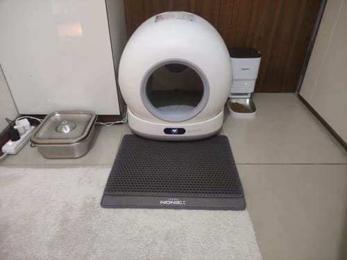 Customer photo review of Akıllı Kameralı Kedi Tuvaleti, Mama Kabı ve Çelik Su Pınarı 4'lü Pet Ürünleri Seti