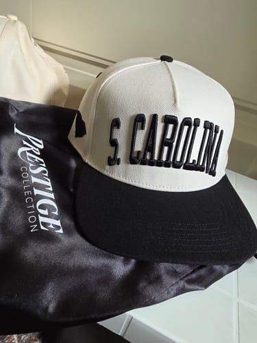 Customer photo review of SOUTH CAROLINA SNAPBACK - OFF WHITE EDITION