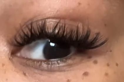 Customer photo review of Lash Bond & Seal - Black 10ml
