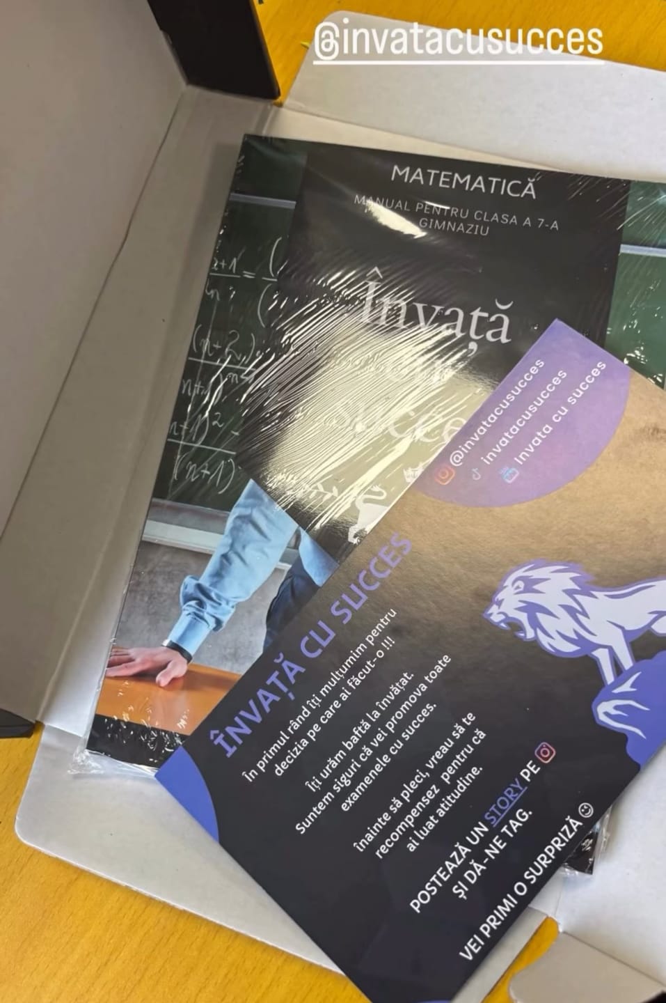 Customer photo review of Pachet Clasa a VII-a: Toată materia structurată la Română și Matematică pentru clasa a VII-a
