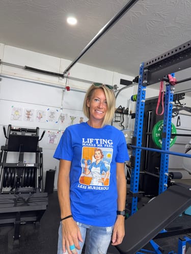 Customer photo review of Lifting Housewife T-Shirt