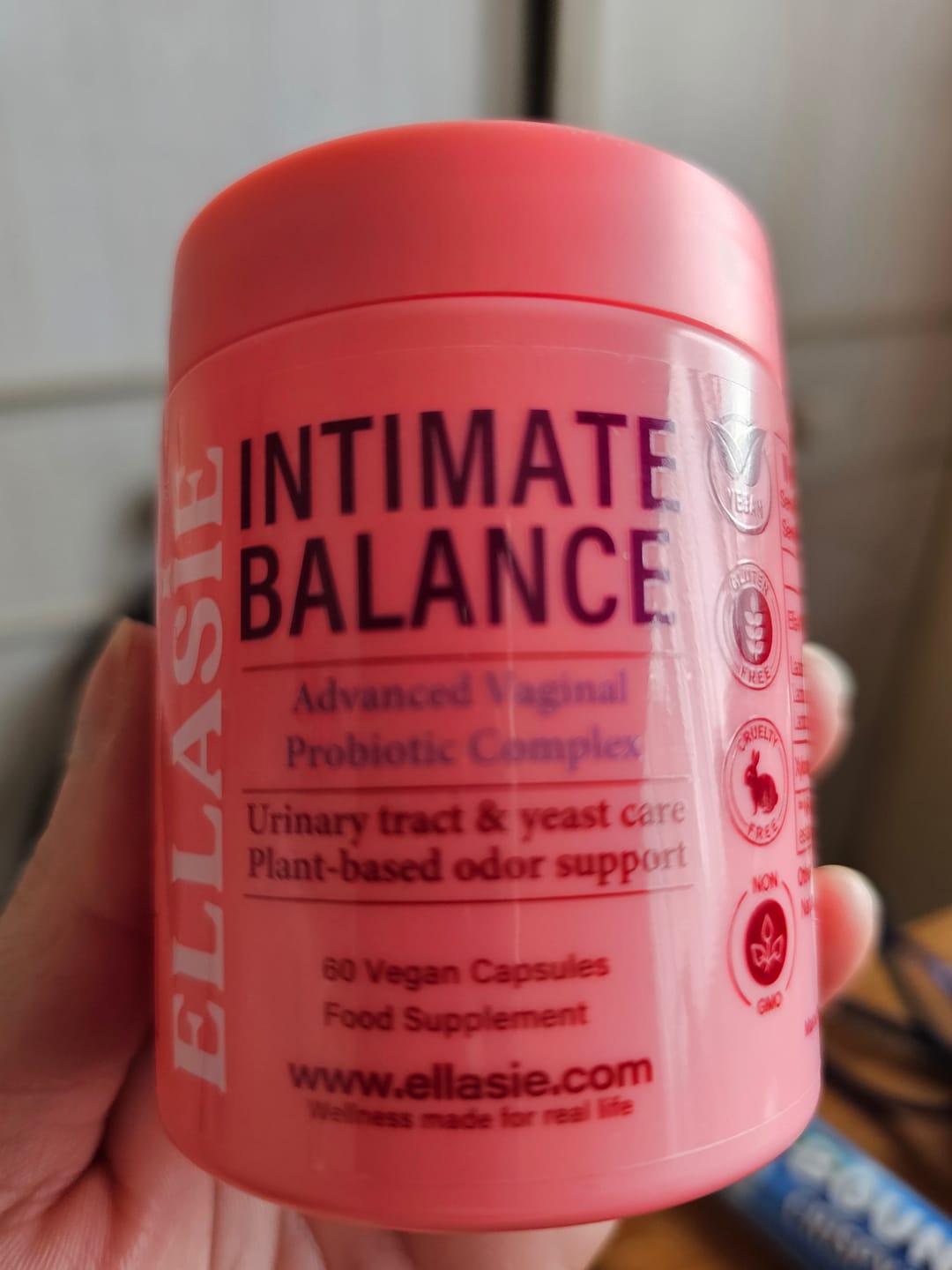 Customer photo review of Women’s Vaginal Probiotic – Supports Microbiome & pH | 60 Vegan Caps