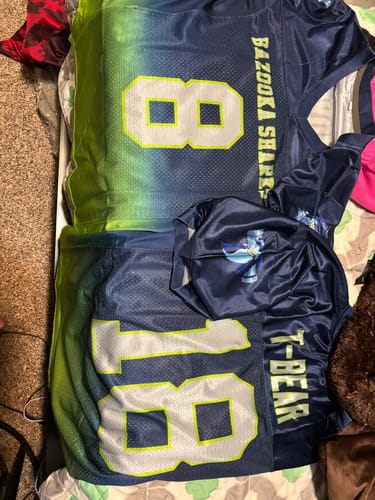 Customer photo review of Custom Navy Neon Green White-Neon Green Gradient Fashion Outdoor Authentic Football Jersey