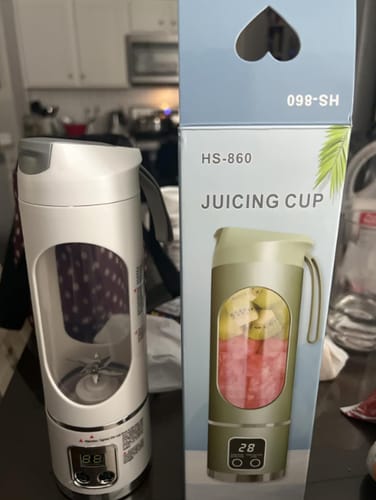 Customer photo review of Licuadora Portátil Inalámbrica USB-C Recargable, 3 Velocidades | Batidos, Jugos y Smoothies en Casa, Oficina o Viaje