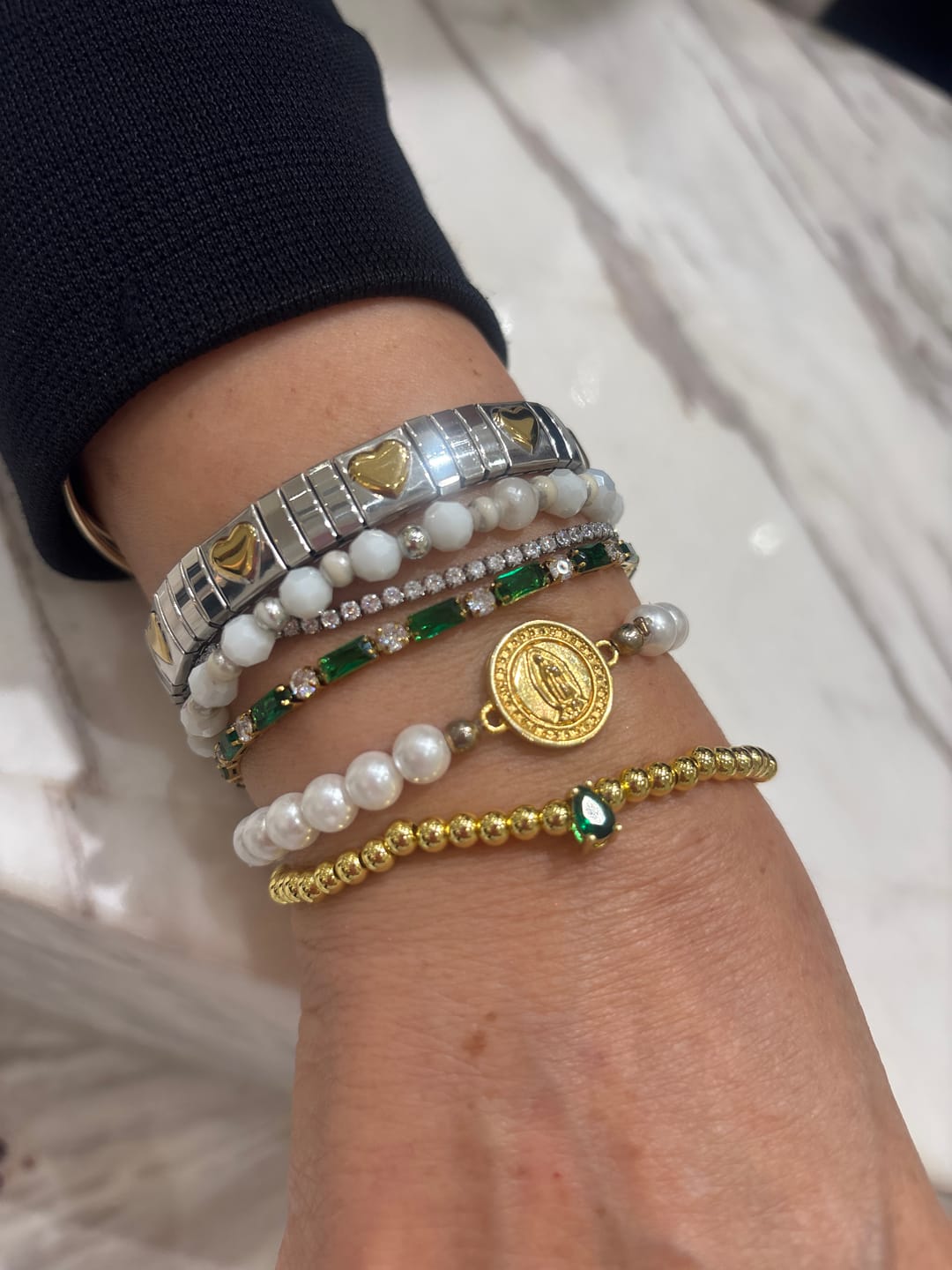 Customer photo review of Pulsera Bolitas Birthstone Gota
