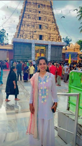 Customer photo review of Women's Lakhnavi Handcrafted Mul Chanderi  Chikankari Top - HONC0305258