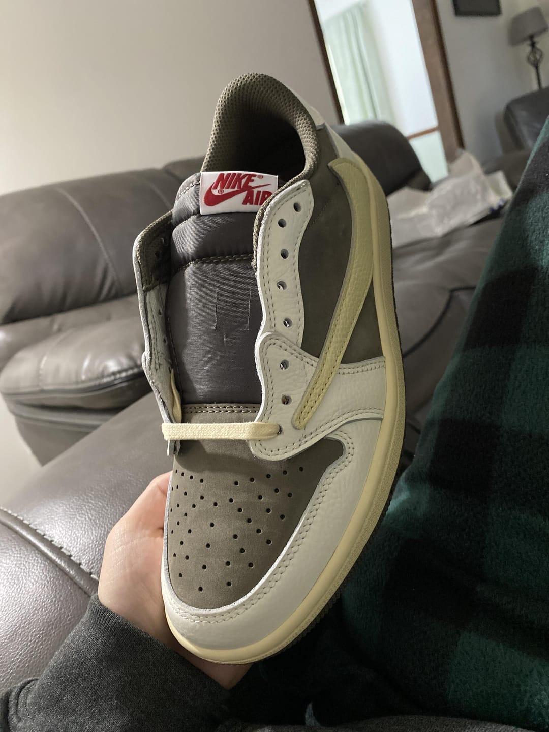 Customer photo review of JORDAN 1 Low - Travis Scott Reverse Mocha - Black Unisex Streetwear Limited Edition