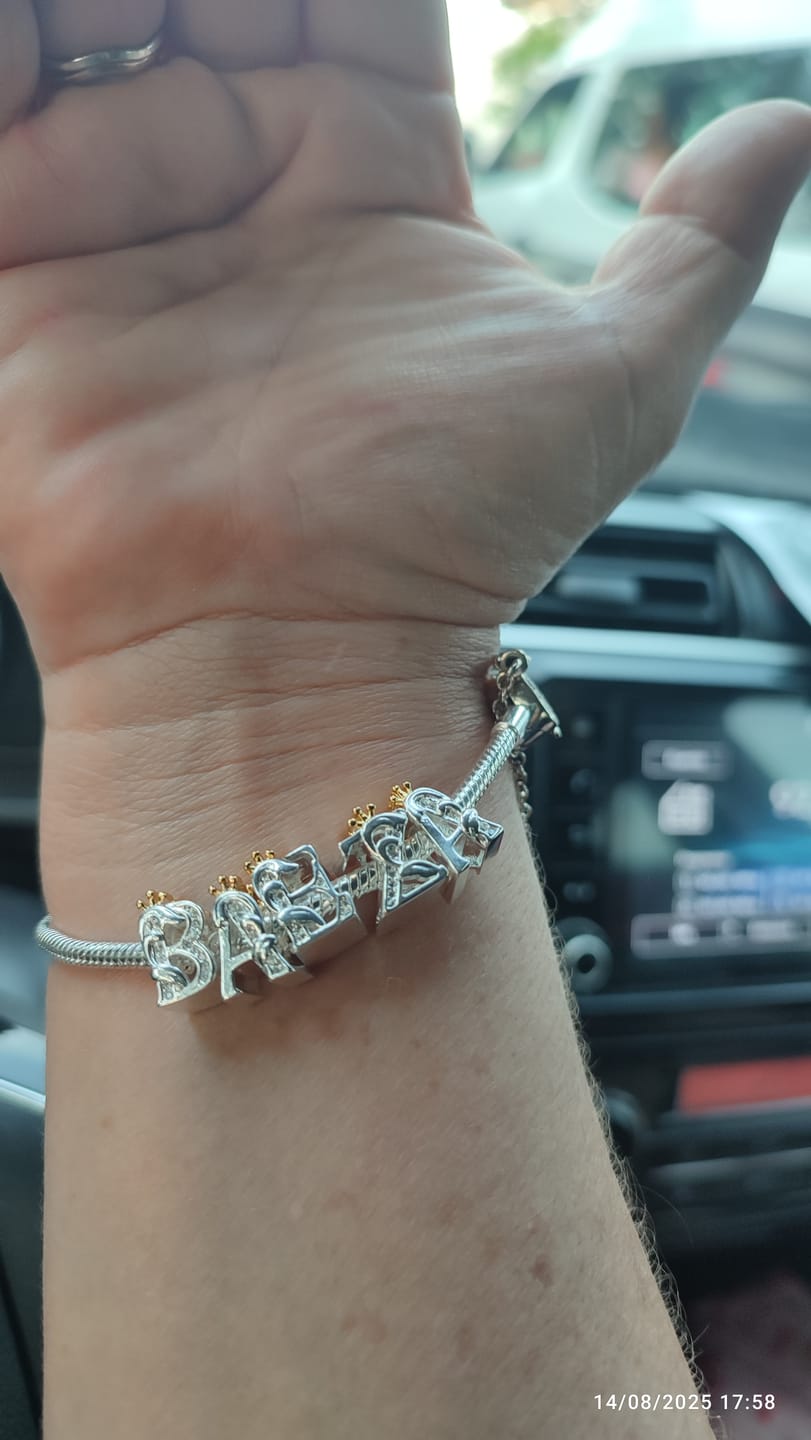 Customer photo review of Charm Letras del Alfabeto Elegantes