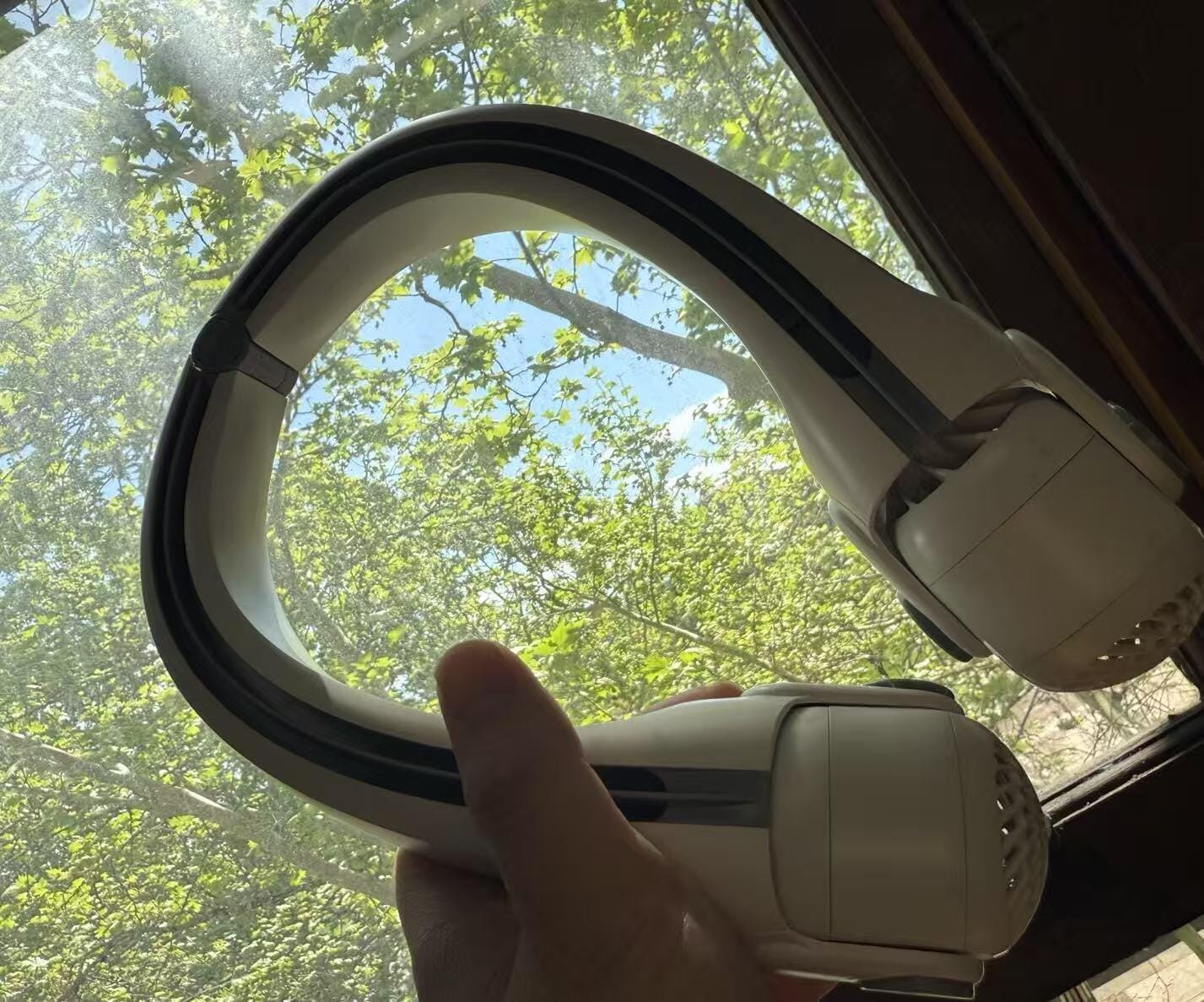 Customer photo review of Directional Rotor Neck Fan with Dual Cooling Modes