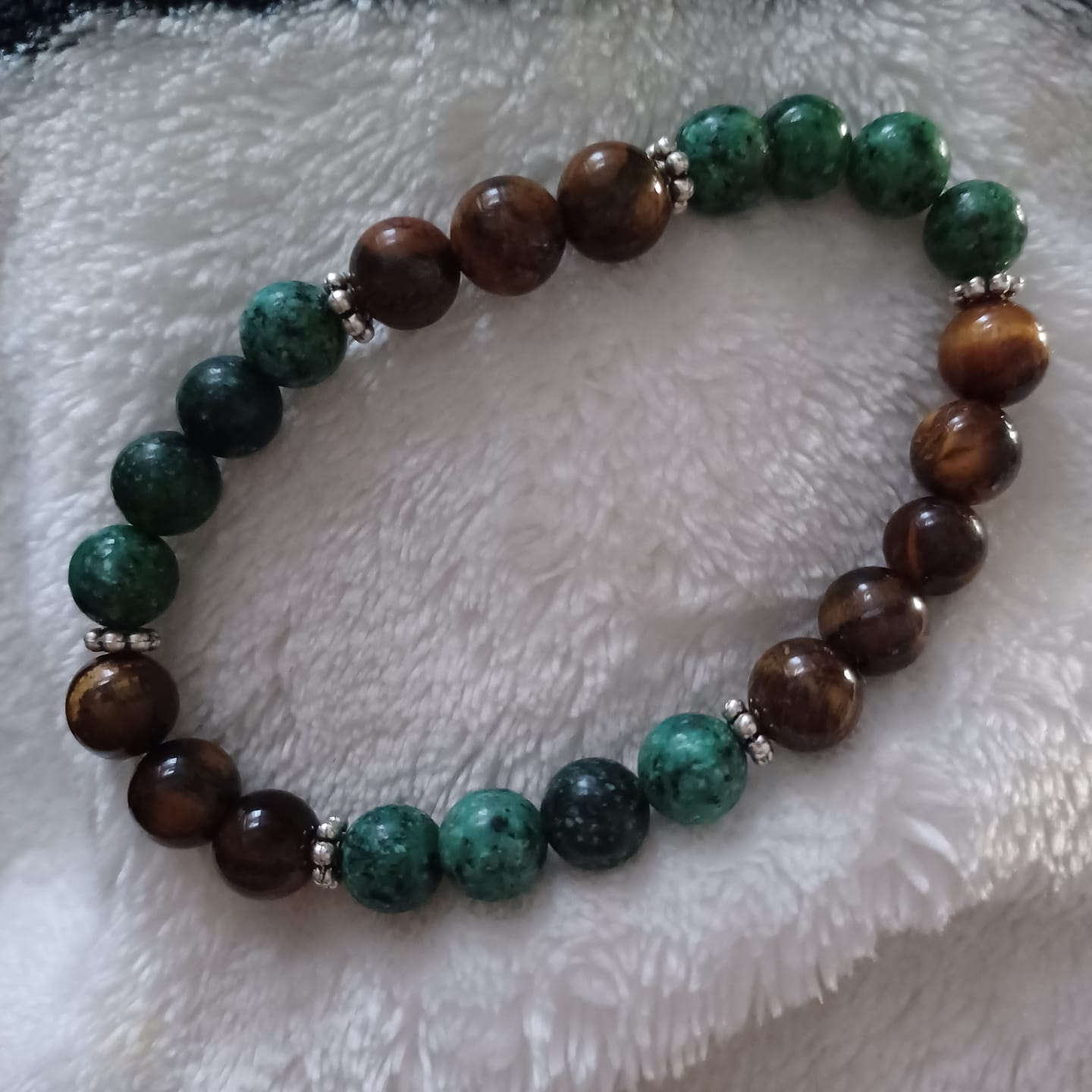 Customer photo review of KRAFT & BALANCE – Tigerauge & Afrikanischer Türkis Armband