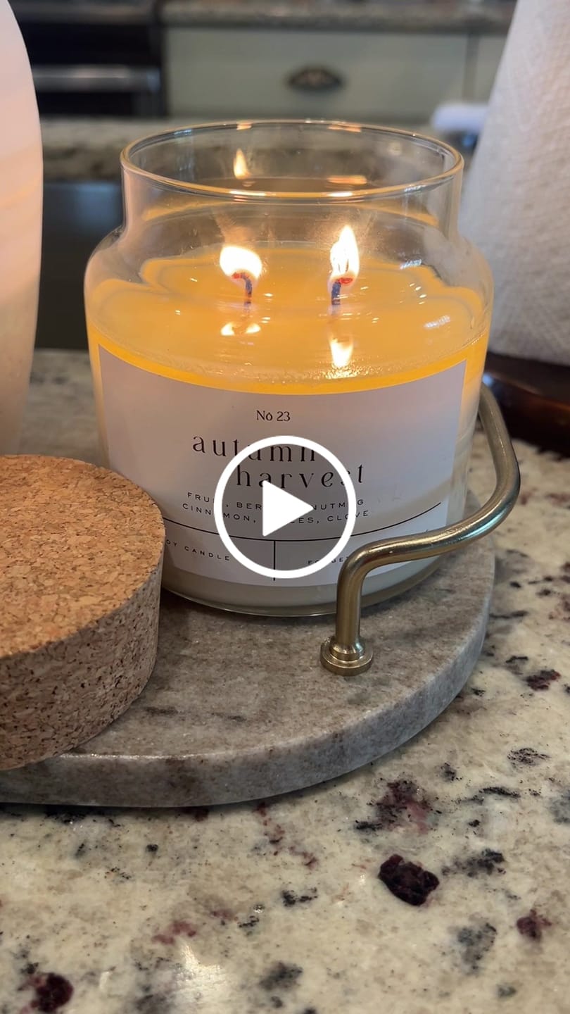 Customer video review of Autumn Harvest 22 oz Glass Candle