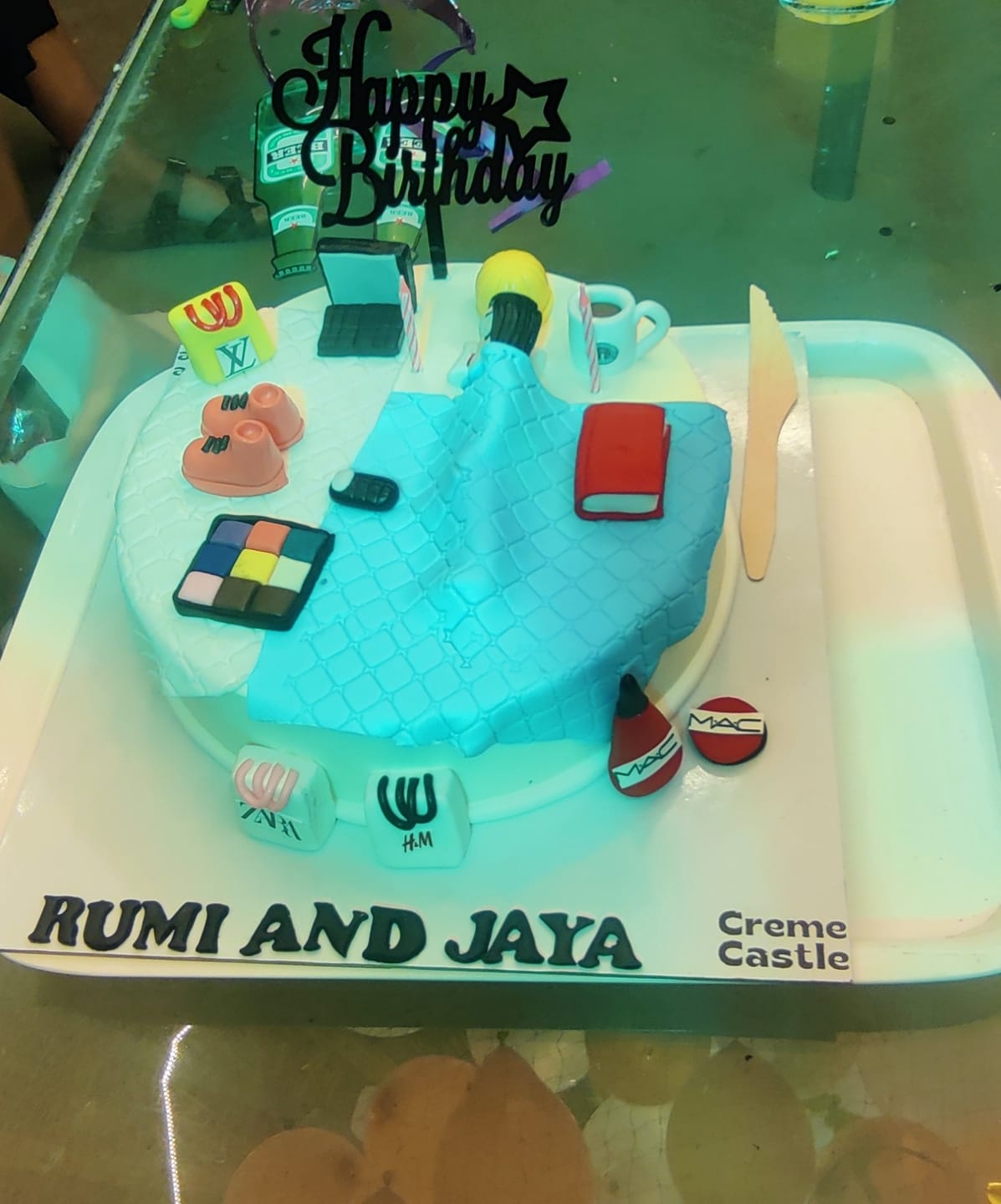 Customer photo review of Lazy Beauty Cake for Girlfriend