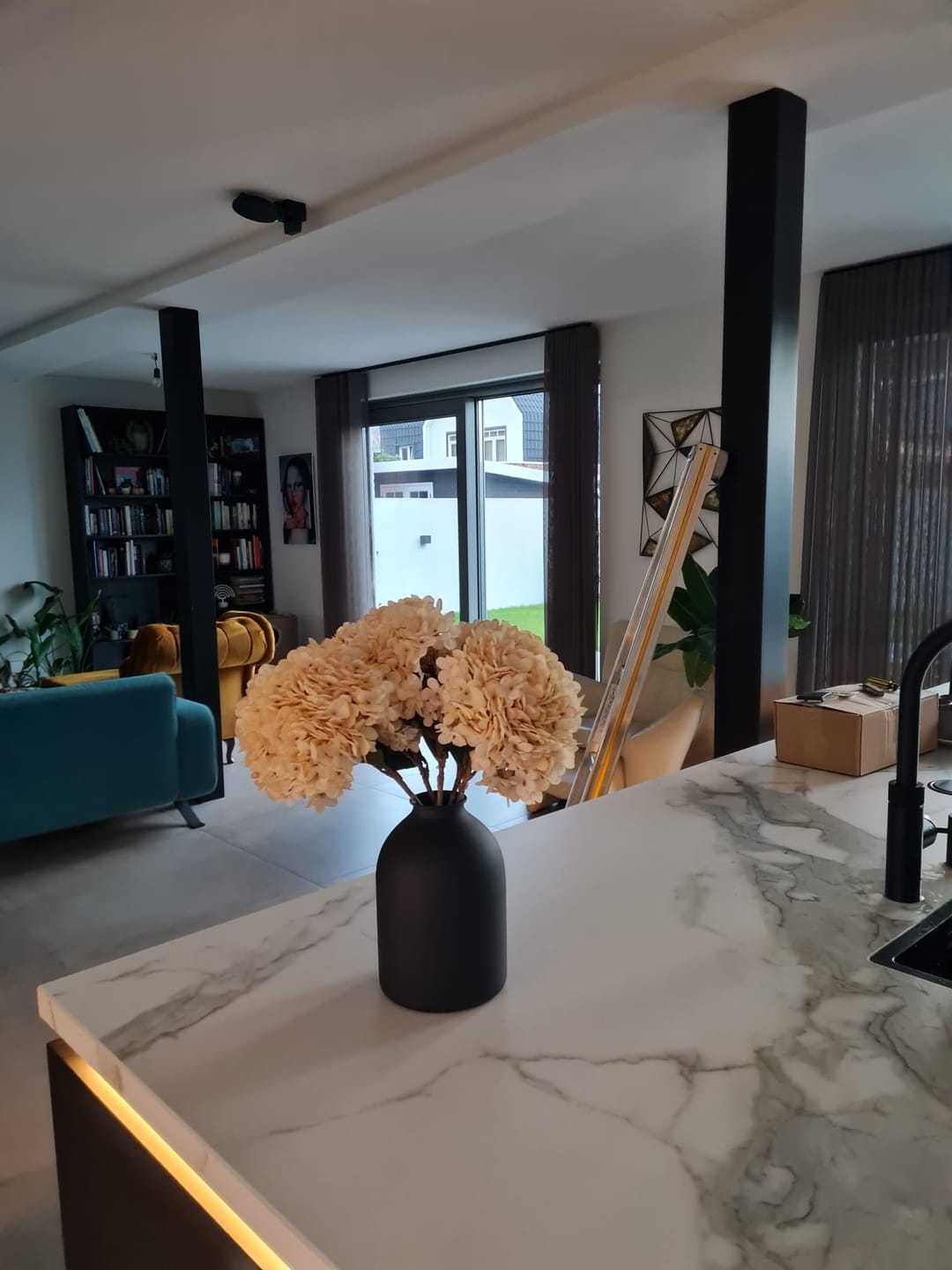 Customer photo review of Casa vaas - Mat zwart
