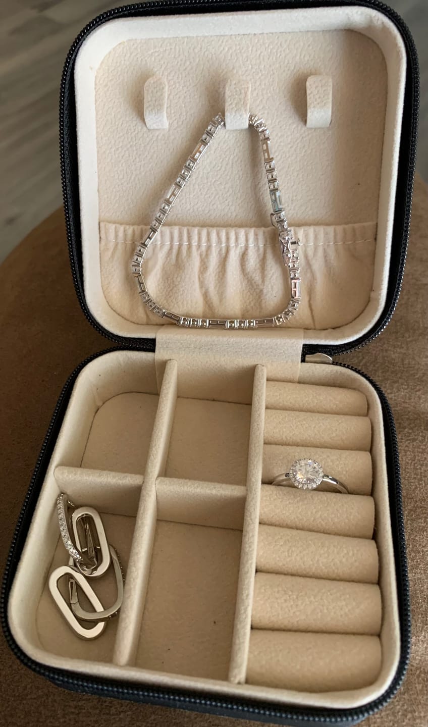 Customer photo review of Jewelry Travel Case, Black Mini Jewelry Box Organizer for Women