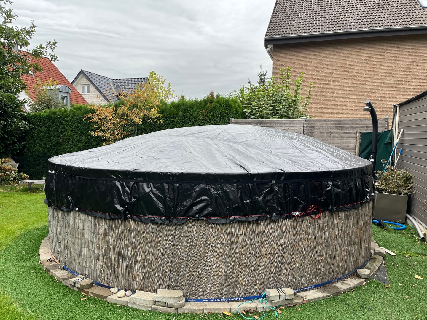 Customer photo review of Planenfux® Poolkissen XXL