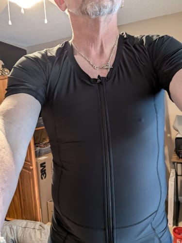 Customer photo review of Men's Posture Shirt™ Zipper - Schwarz