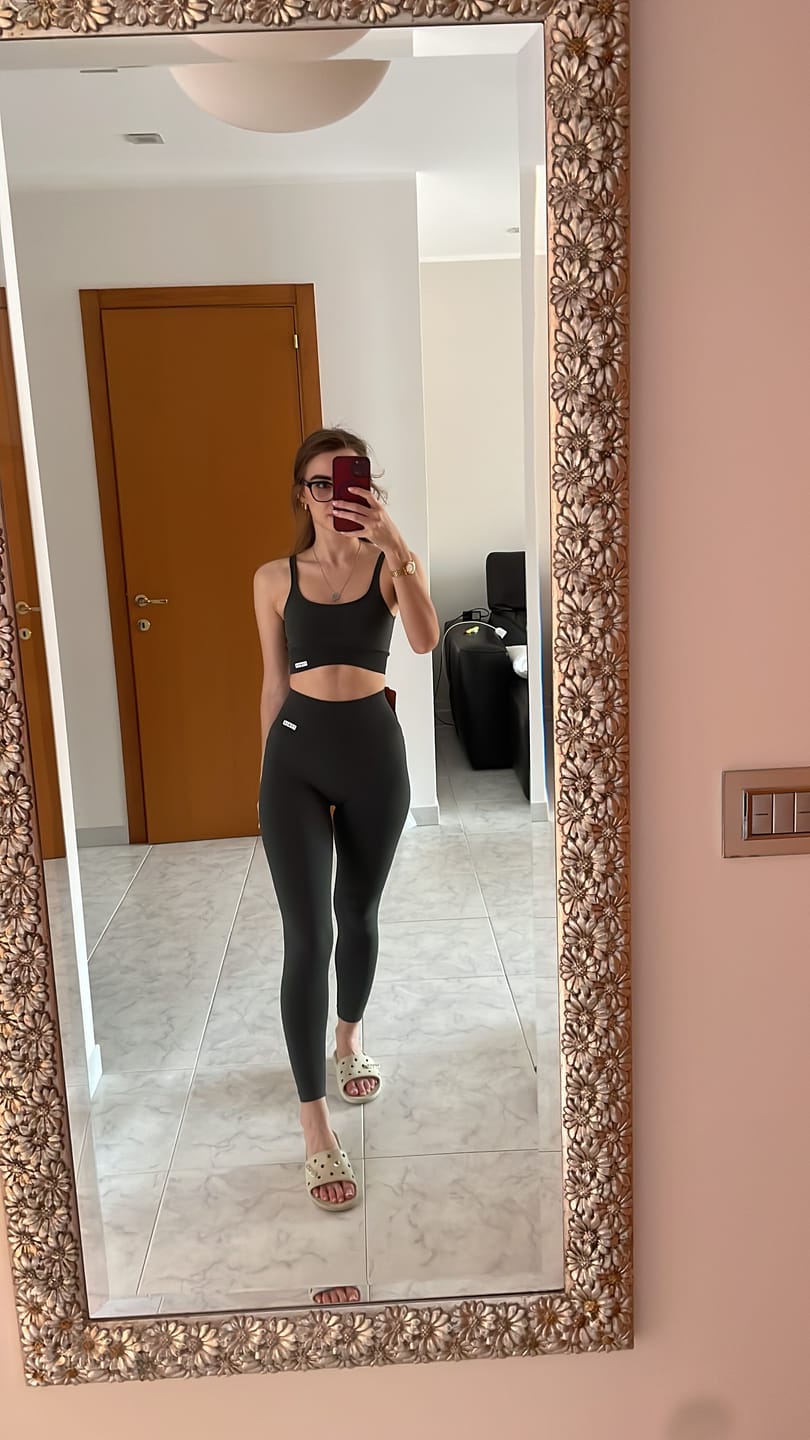 Customer photo review of Leggings Confidence Coal Green