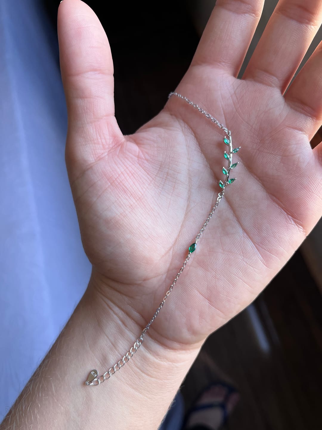 Customer photo review of Pulseira Folhas Verdes Prata 925