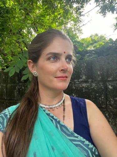 Customer photo review of Toran Hasuli Silver Choker