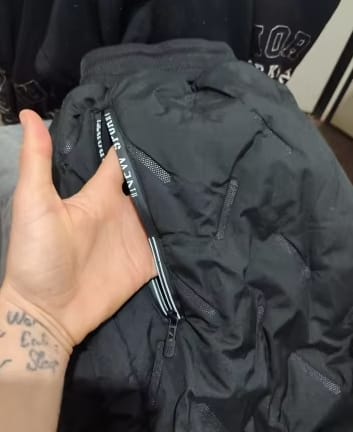 Customer photo review of Wasserdichte & winddichte Thermohose für Männer und Frauen