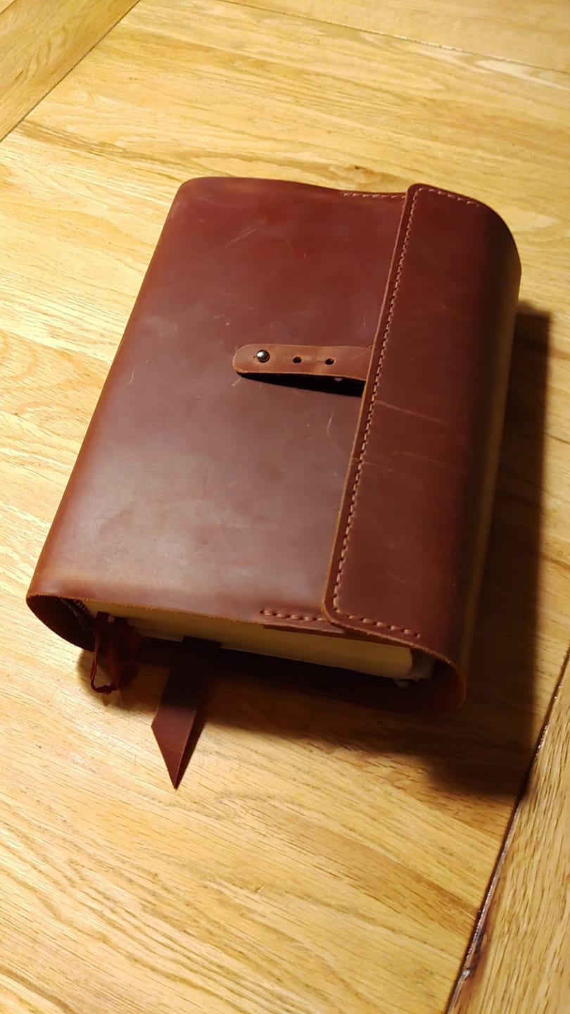Customer photo review of Bibelhülle "Vario+" · echtes Leder · handmade Bibelhülle nach Maß
