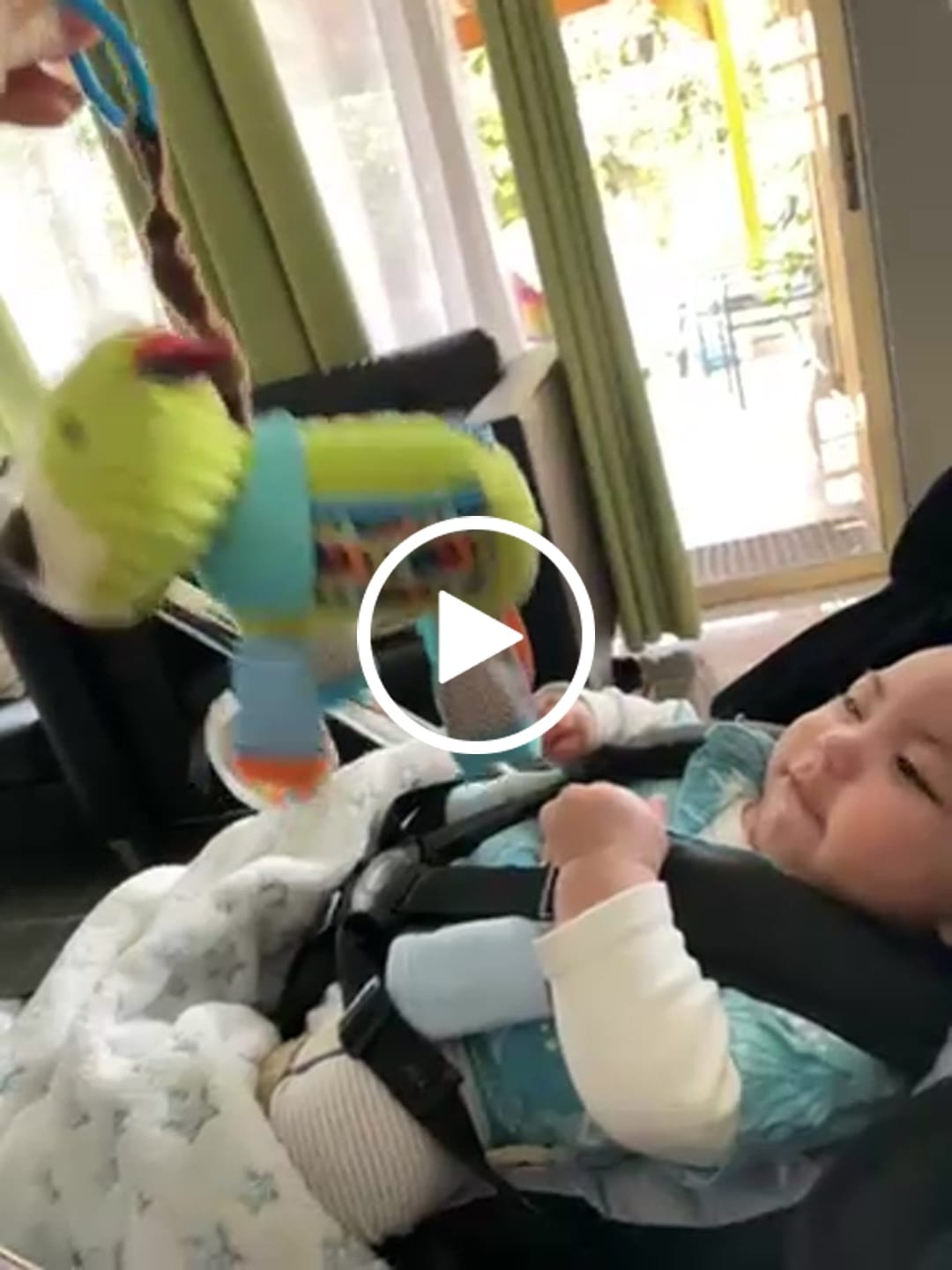 Customer video review of Juguete Peluche Sensorial Sonajero Con Mordedor /wakeshome