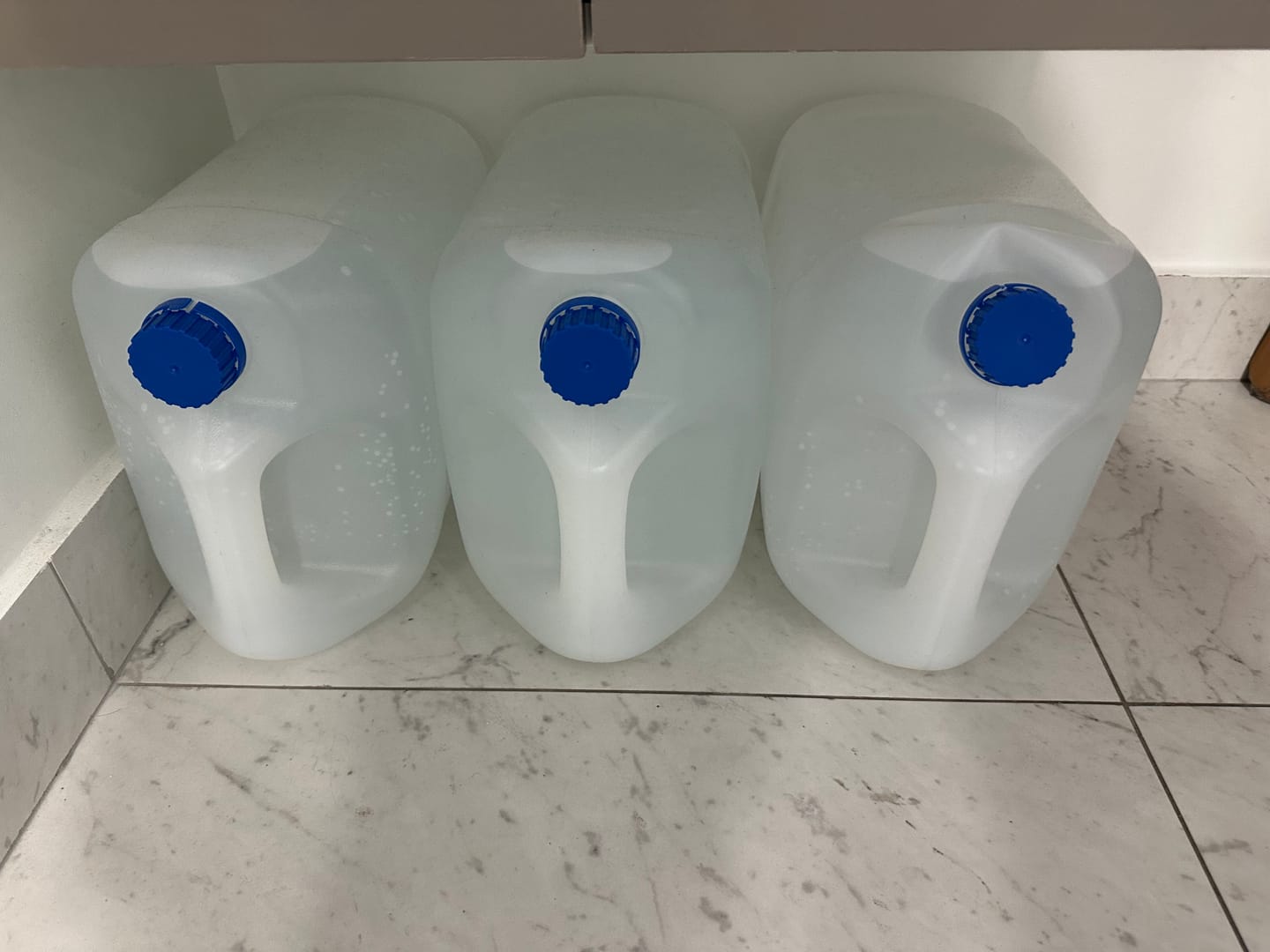 Customer photo review of Agua calidad Bidestilada - Para equipos médicos