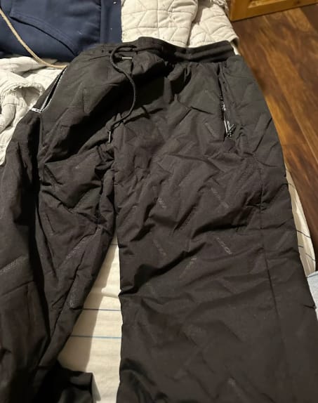Customer photo review of Wasserdichte & winddichte Thermohose für Männer und Frauen