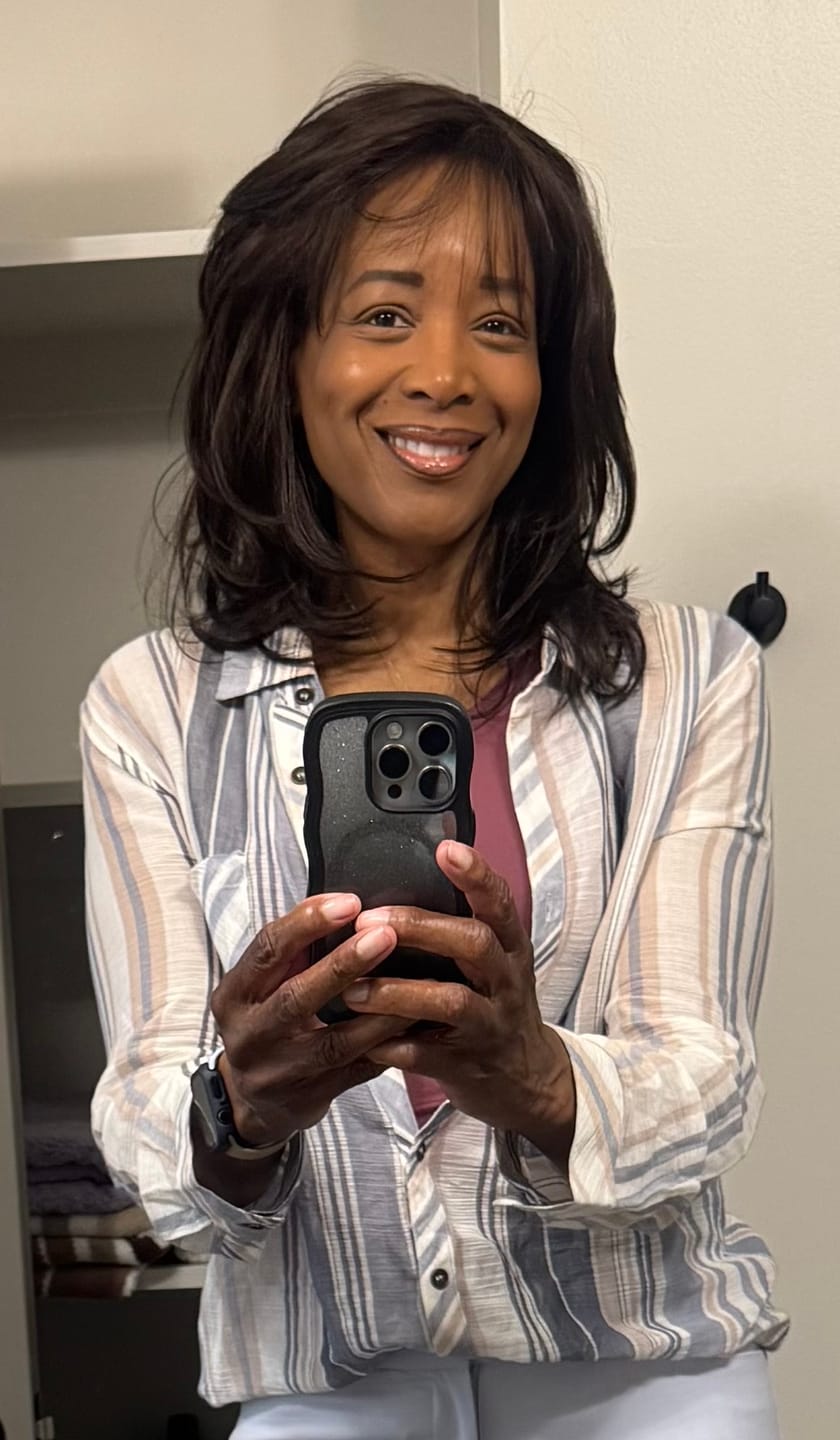 Customer photo review of Freetress Full Wig - NEW YORK GIRL
