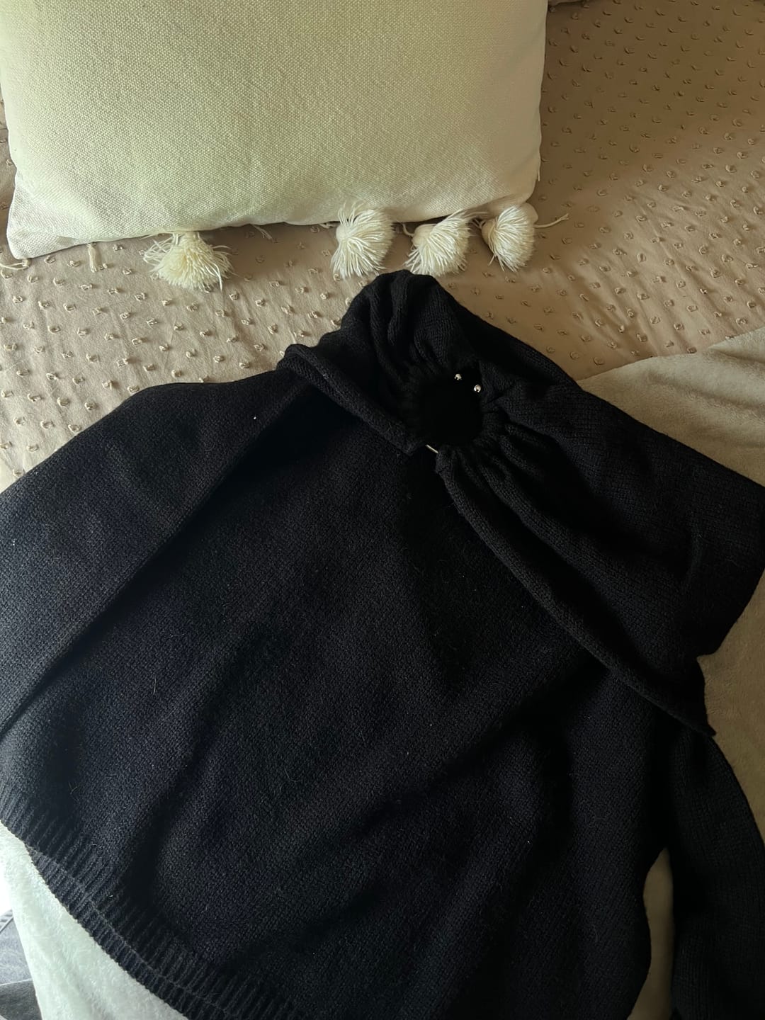 Customer photo review of Sweater Hombro Drapeado Black