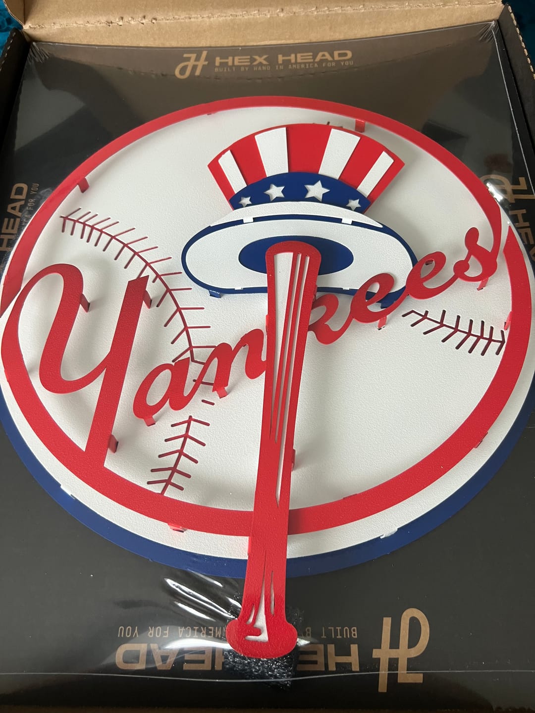 Customer photo review of New York Yankees "BAT AND HAT" 3D Vintage Metal Wall Art
