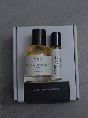 Customer photo review of VELVET PARADOX INTENSE EAU DE PARFUM