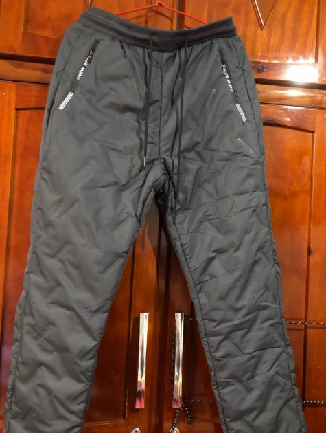 Customer photo review of Wasserdichte & winddichte Thermohose für Männer und Frauen
