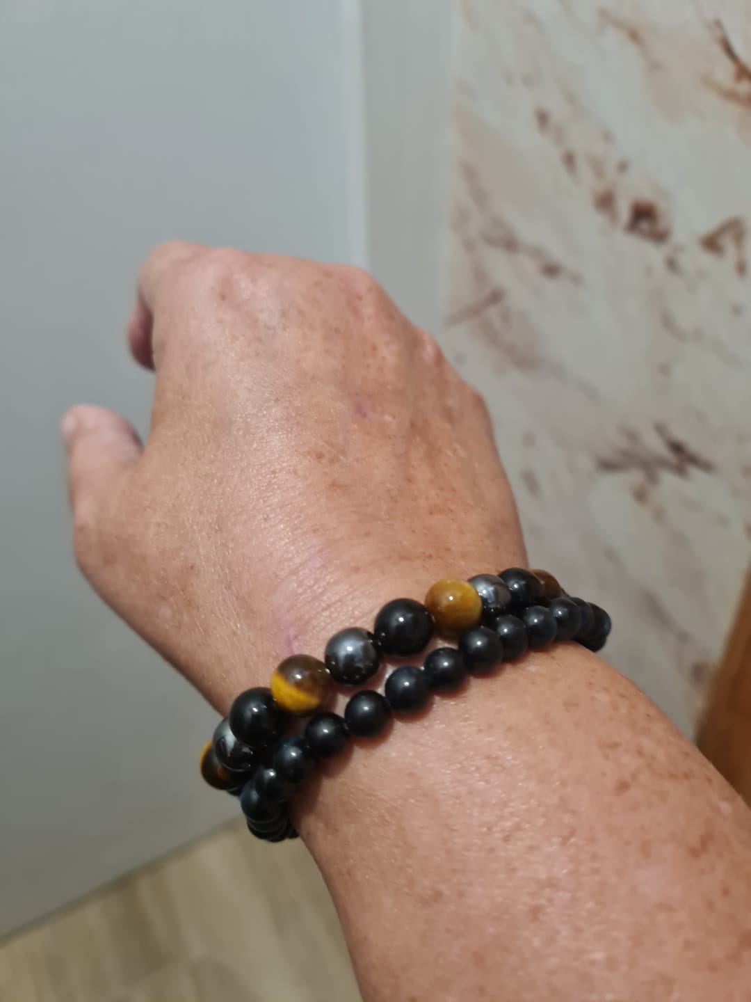 Customer photo review of Bracelet "3 Protections" en Oeil de Tigre, Hématite & Obsidienne Noire