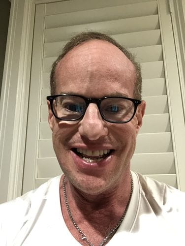 Customer photo review of Men's Posture Shirt™ - Sort