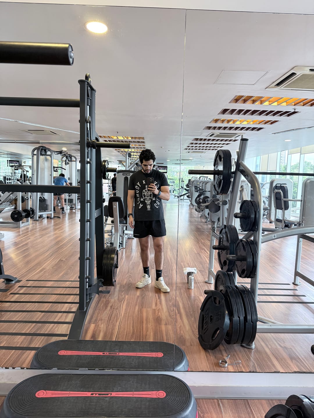 Customer photo review of 4206 - Gold's Gym Heather Tees