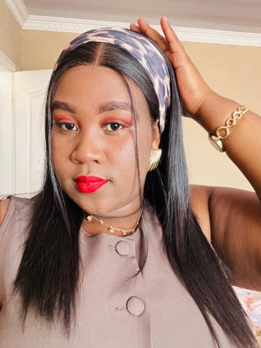 Sebabatso D. review of 2X6 OMBRE CHOC BROWN VIETNAMESE SDD BONE STRAIGHT WIGS image 1 out of 1