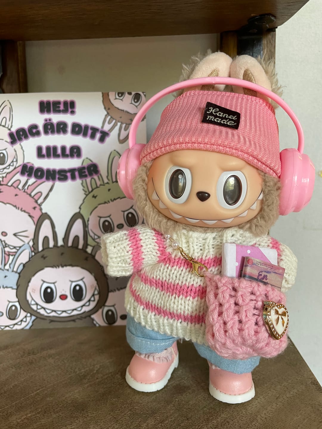 Customer photo review of The Girly Sweatshirt - Labubu kläder