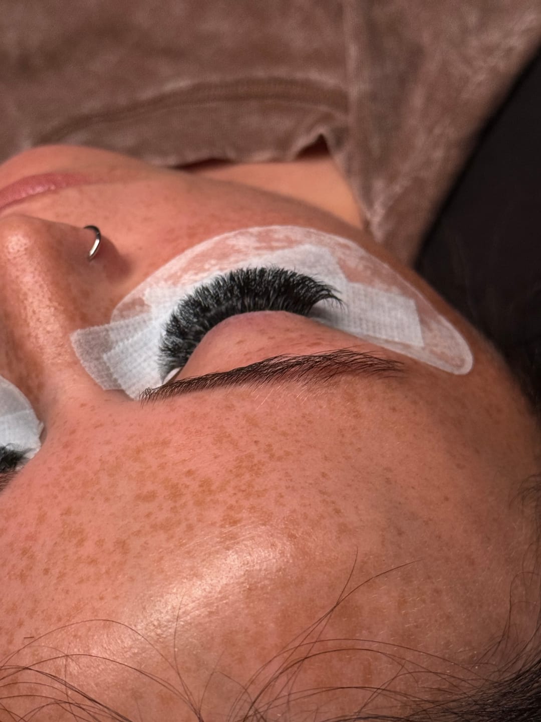 Customer photo review of EYELASH EXTENSION GLUE: THOUSANDLASHES’ ULTRA CRYSTAL BOND