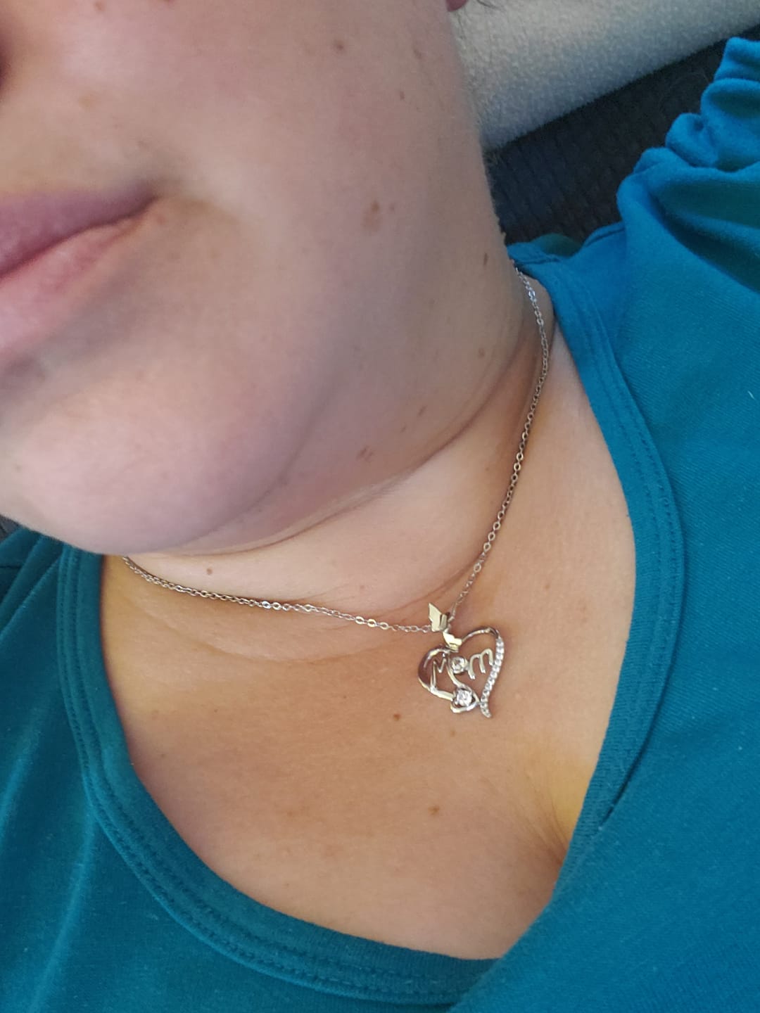Customer photo review of Mabel 18k White Gold Plated Mom Heart Pendant Necklace with Simulated Diamond Crystals