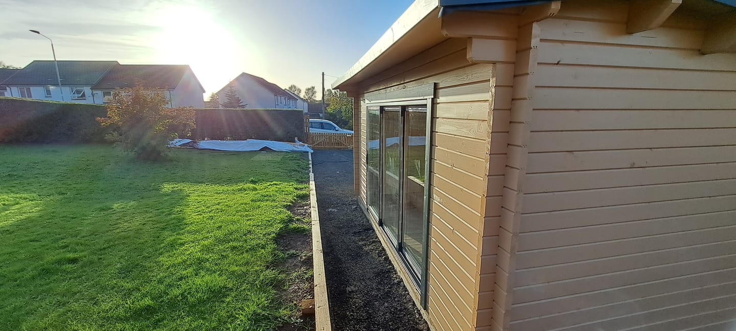 Customer photo review of Ines L (4.8x3m | 13.7m2 | 44mm) Spacious Garden Office with Sliding Doors (Double Glazing Available)