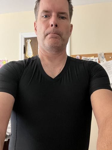 Customer photo review of Men's Posture Shirt™ - Sort