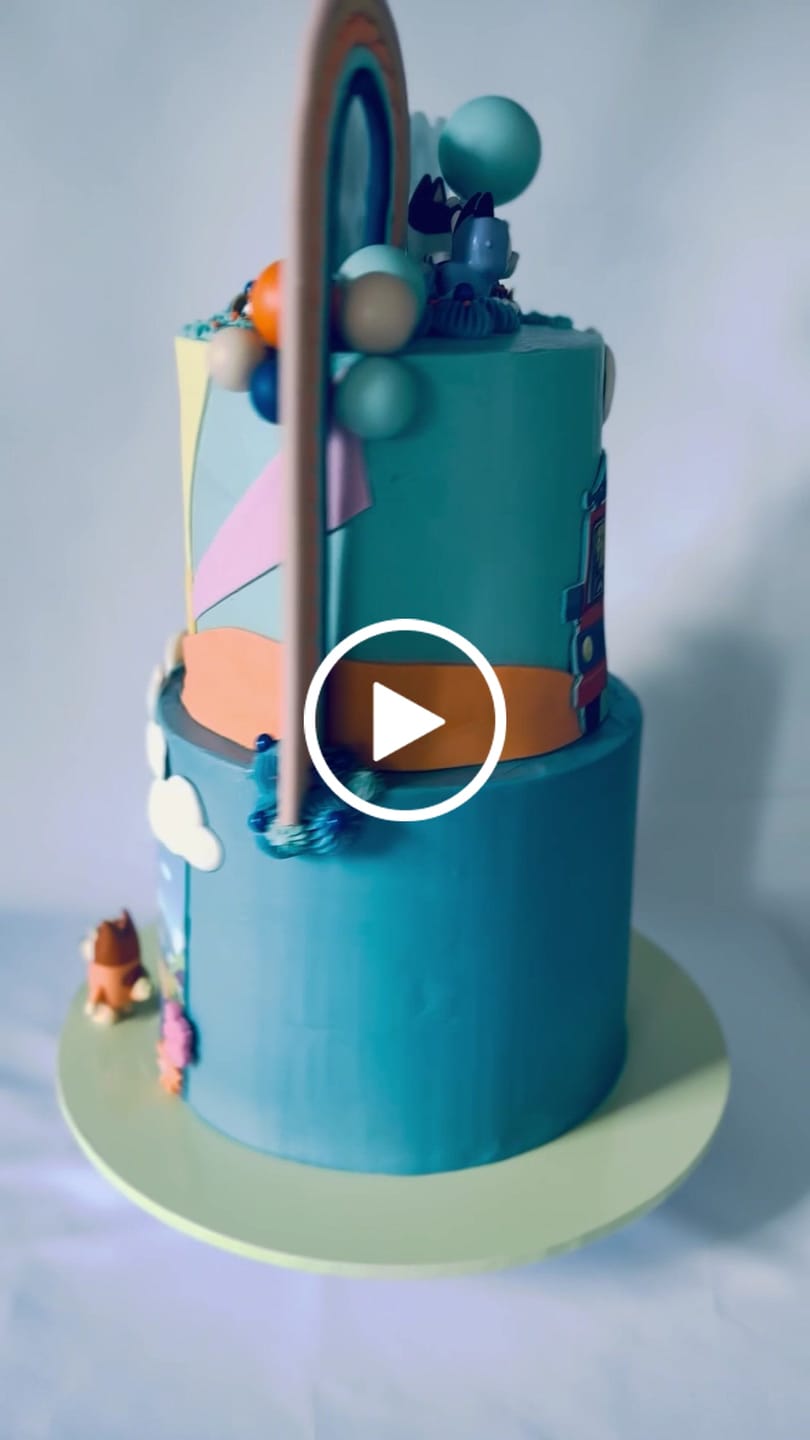 Customer video review of 19 cm x 19 cm Square Pre-cut Custom Edible Icing Image
