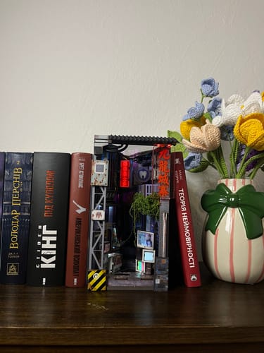 Customer photo review of Kowloon Walled City 2049 Book Nook Kit