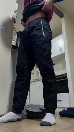 Customer photo review of Wasserdichte & winddichte Thermohose für Männer und Frauen